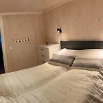 Modern Cabin, Great View, Sunny, 2ba, 4br בית נופש *