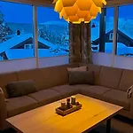 Modern Cabin, Great View, Sunny, 2ba, 4br *