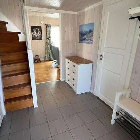 Feriehus Modern Cabin, Great View, Sunny, 2ba, 4br *