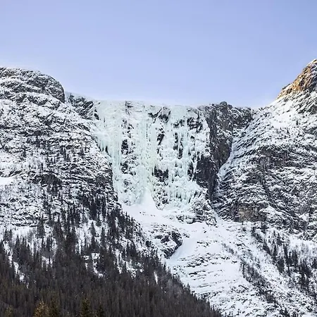 Modern Cabin, Great View, Sunny, 2ba, 4br