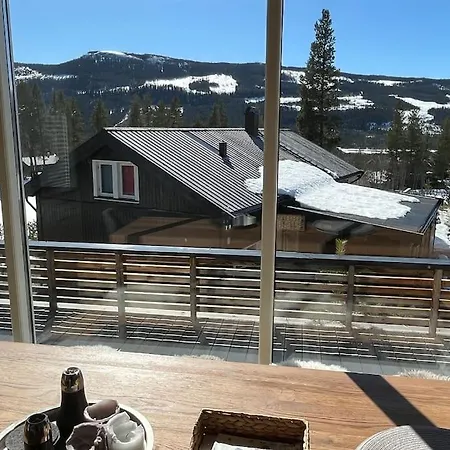 Modern Cabin, Great View, Sunny, 2ba, 4br