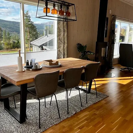 Modern Cabin, Great View, Sunny, 2ba, 4br *