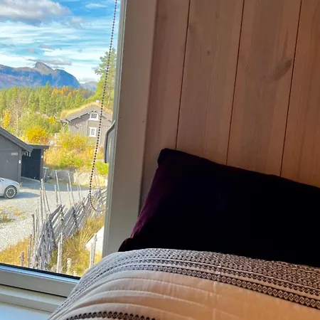 Modern Cabin, Great View, Sunny, 2ba, 4br *