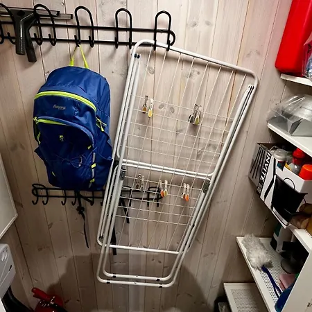 Modern Cabin, Great View, Sunny, 2ba, 4br *