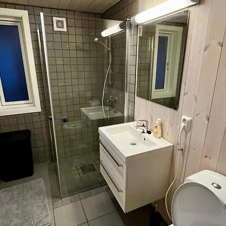 Modern Cabin, Great View, Sunny, 2ba, 4br