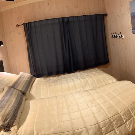 Modern Cabin, Great View, Sunny, 2ba, 4br Tatil Evi