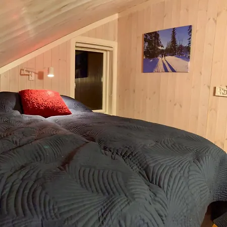 Modern Cabin, Great View, Sunny, 2ba, 4br *