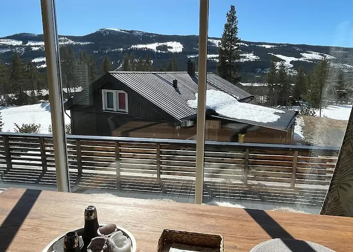 Modern Cabin, Great View, Sunny, 2ba, 4br