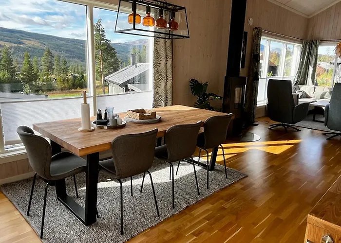 Modern Cabin, Great View, Sunny, 2ba, 4br *