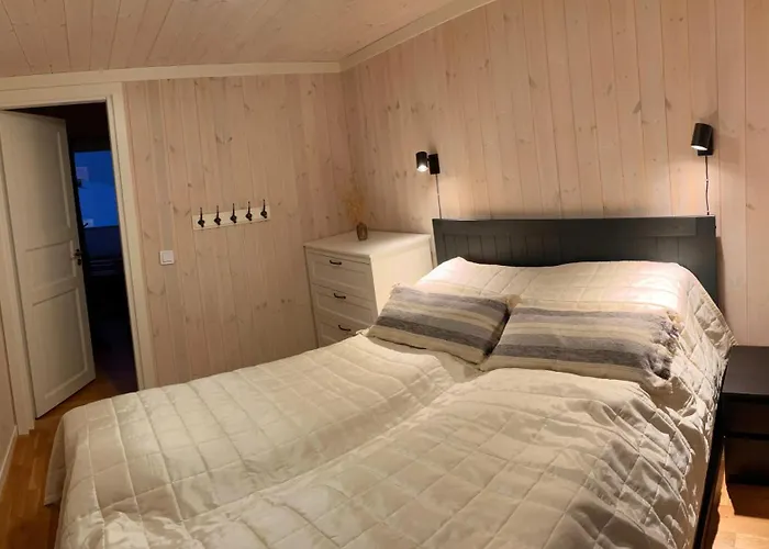 Modern Cabin, Great View, Sunny, 2ba, 4br 度假居 *